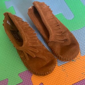 Soft suede Minnetonka baby moccasins, size 4